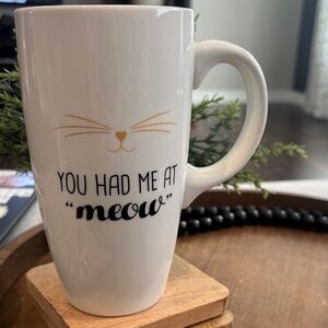 Avon brand White Ceramic “cat” Mug with Black Printed Label. English and French.